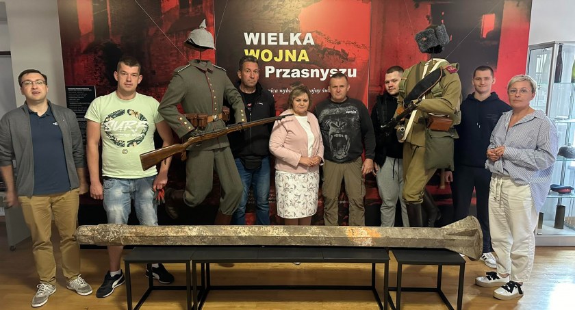 Muzeum Historyczne w Przasnyszu pozyskało carsko – pruski żeliwny słup graniczny z początku XIX w