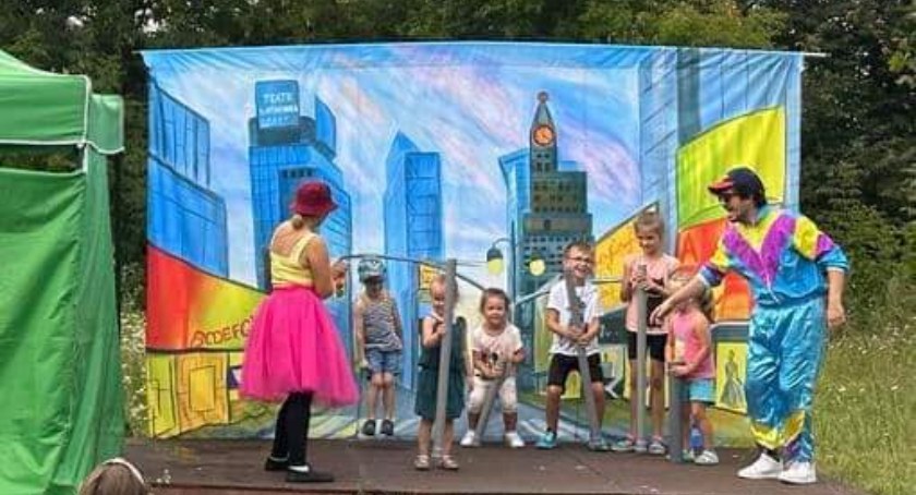 Teatr i kino z rodziną. Tym razem Powiat Przasnyski zaprosił mieszkańców na spektakl pt. W miejskiej dżungli