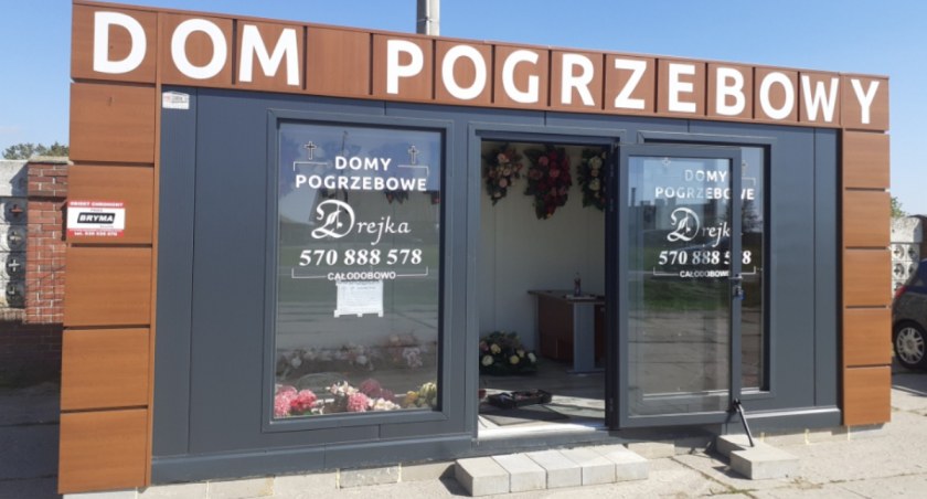 Pawilon przy cmentarzu komunalnym