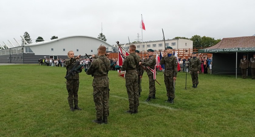 Na terenie Zespołu Szkół Powiatowych w Przasnyszu odbyła się przysięga wojskowa żołnierzy służby przygotowawczej