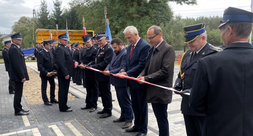 Uroczyste otwarcie zmodernizowanego budynku Ochotniczej Straży Pożarnej w Małowidzu