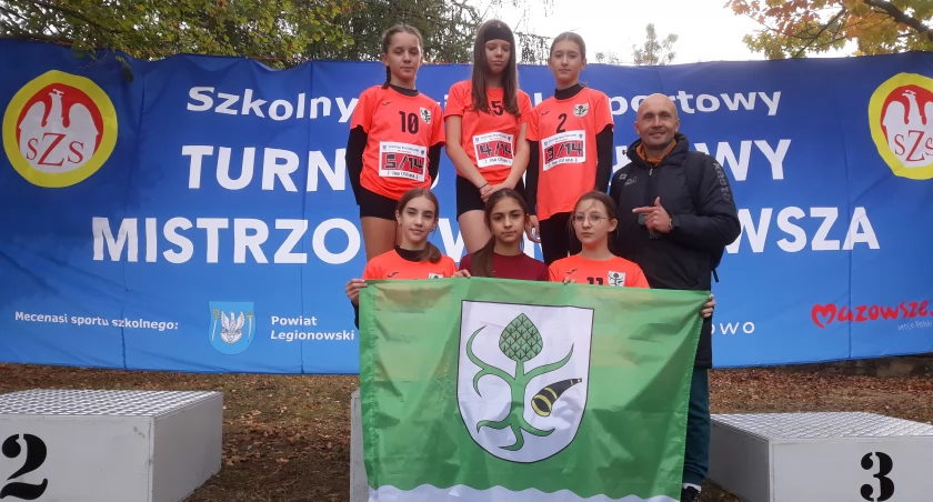 Sukces sportowy w Sztafetowych Biegach Przełajowych - XXVI Mazowieckie Igrzyska Młodzieży Szkolnej - Komornica 2023.