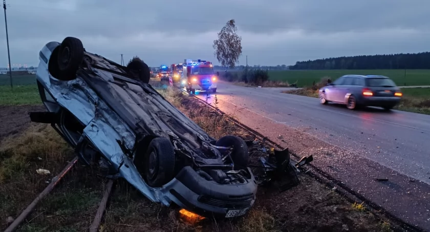 Zderzenie dwóch osobówek w miejscowości Leszno