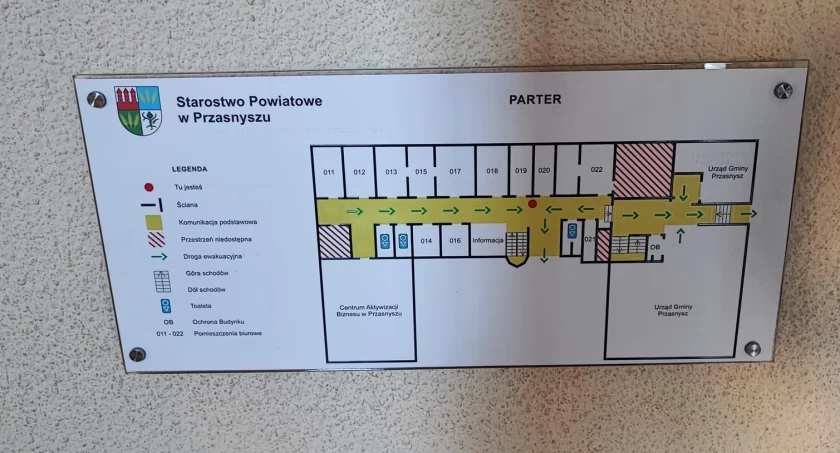 Starostwo Powiatowe w Przasnyszu przyjazne dla osób ze szczególnymi potrzebami! Wdrożono szereg udogodnień