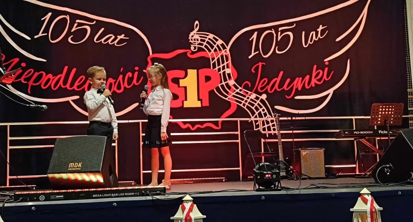 W tych dźwiękach jest Polska śpiewała cała Jedynka [wideo]