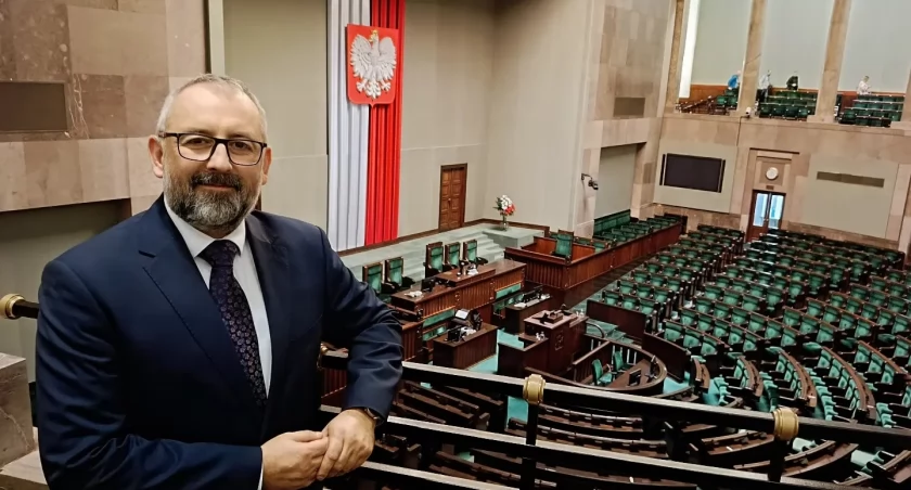 Pierwsze posiedzenie nowego Parlamentu. Senator Bieńkowski złożył ślubowanie