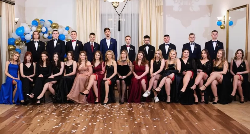 Studniówka w chorzelskim ZSP 