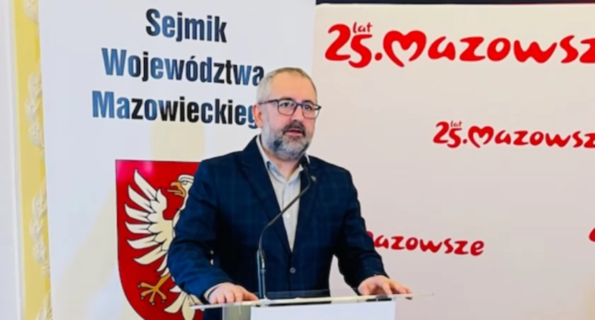 Senator Bieńkowski na Sejmiku o potrzebnych nowych połączeniach autobusowych