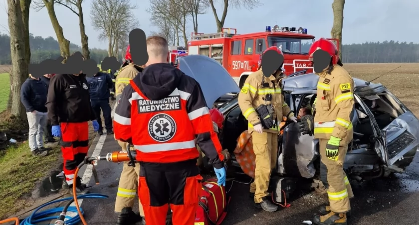 Poważny wypadek drogowy pomiędzy miejscowościami Karwacz a Kuchny