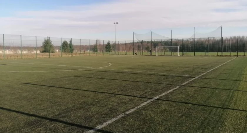 Gmina Przasnysz pozyskała fundusze na remont obiektu sportowego Orlik w Bogatem