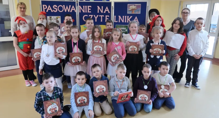 Pasowanie na czytelnika w Szkole Podstawowej w Nowej Krępie