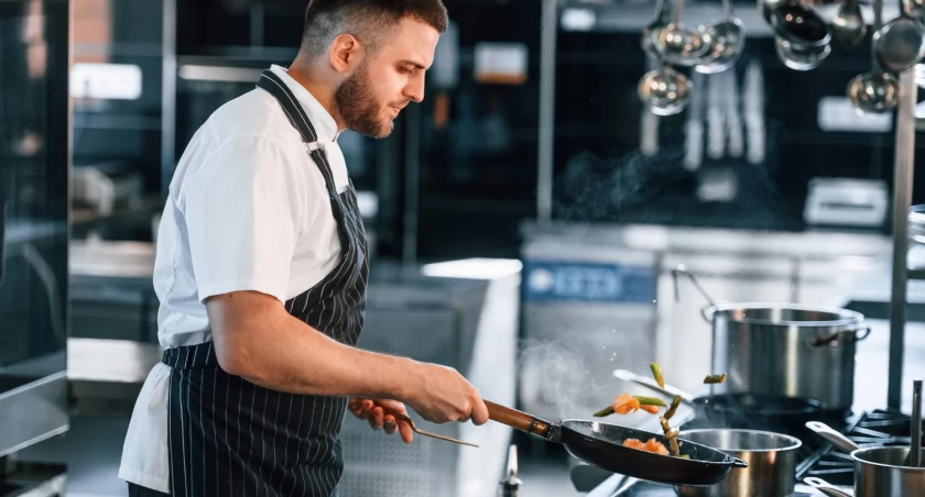 Czym się kierować, szukając sprzętu do lokalu gastronomicznego?
