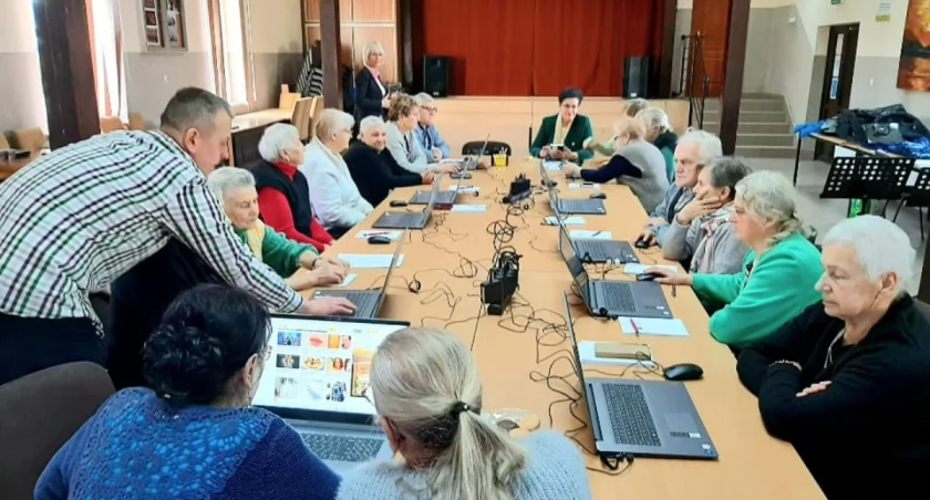 Seniorzy z Bogatego szkolili się w kompetencjach cyfrowych