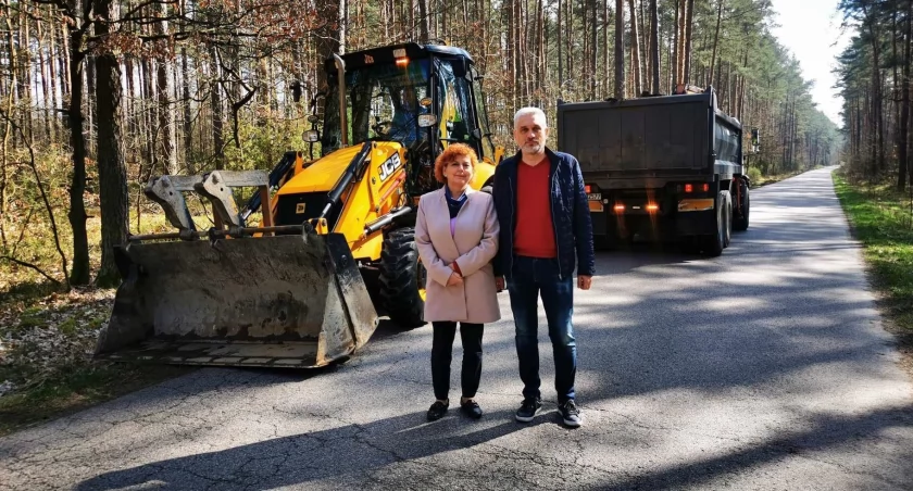 Ruszyła przebudowa drogi gminnej relacji Dębiny -Wyrąb Karwacki.