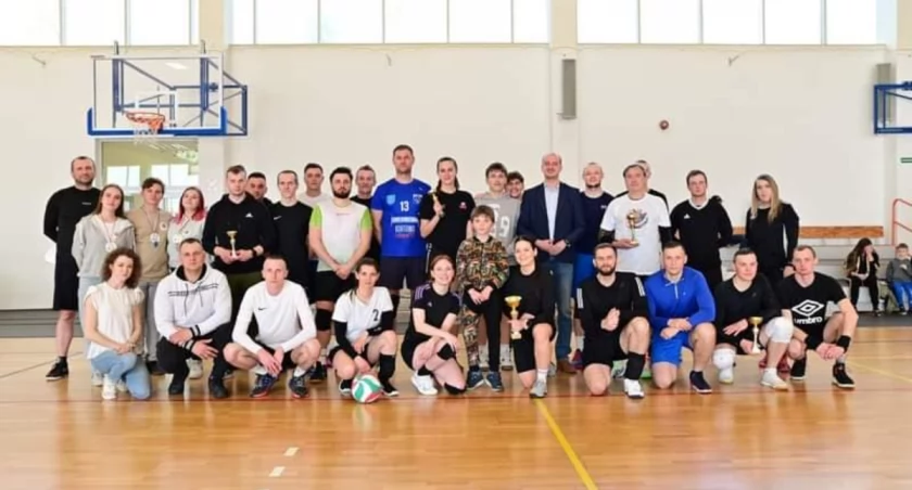 Pełen sportowych emocji Charytatywny Turniej Piłki Siatkowej już za nami