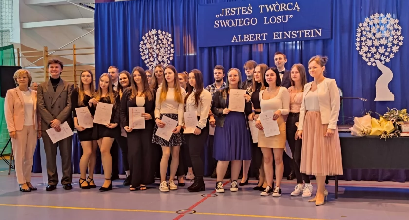 Pożegnanie klas maturalnych Zespołu Szkół Powiatowych w Chorzelach