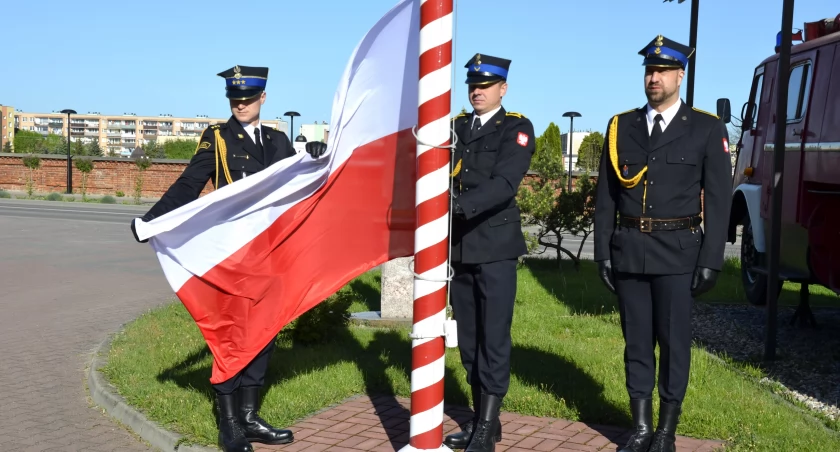 Uroczysta zmiana służby z okazji Dnia Flagi Rzeczypospolitej Polskiej