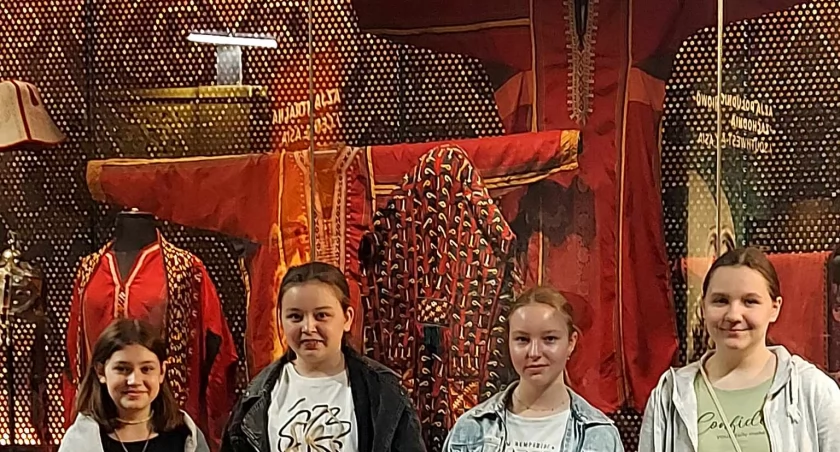 Kulturalna wycieczka uczniów z Zielonej