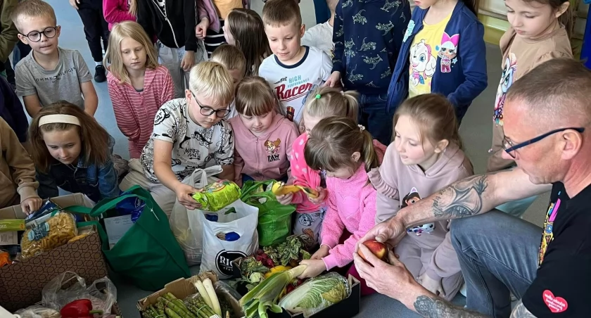 Edukacja i pomaganie w przasnyskiej małej Jedynce