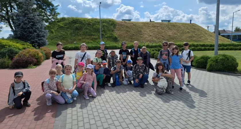 Jedynkowicze odwiedzili przasnyskie królestwo pszczół