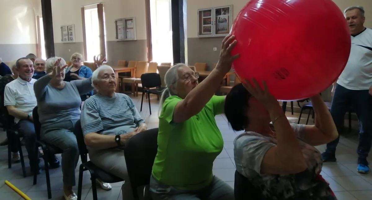 Zajęcia ruchowe i wsparcie psychologa dla seniorów