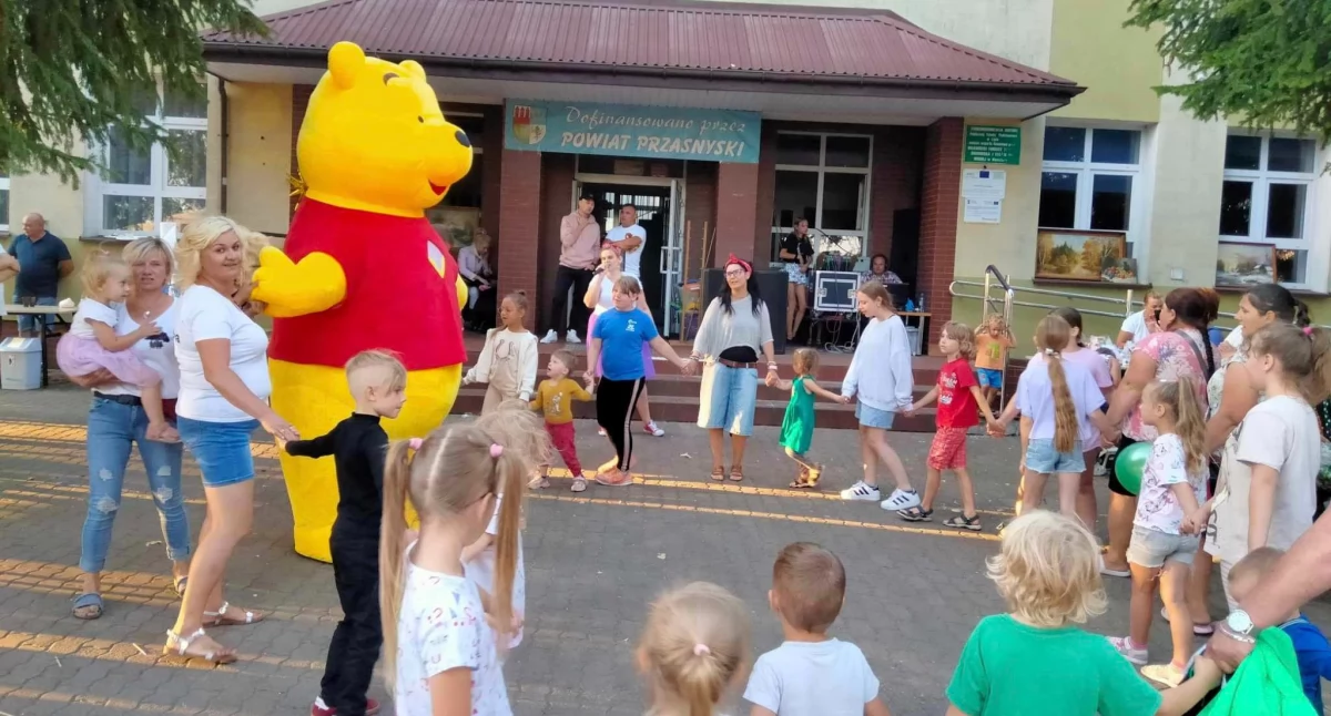 Lipa rozkwita pełnią kwiatu dla rodzin z gminy i powiatu. Integracja mieszkańców z charytatywnym akcentem w tle