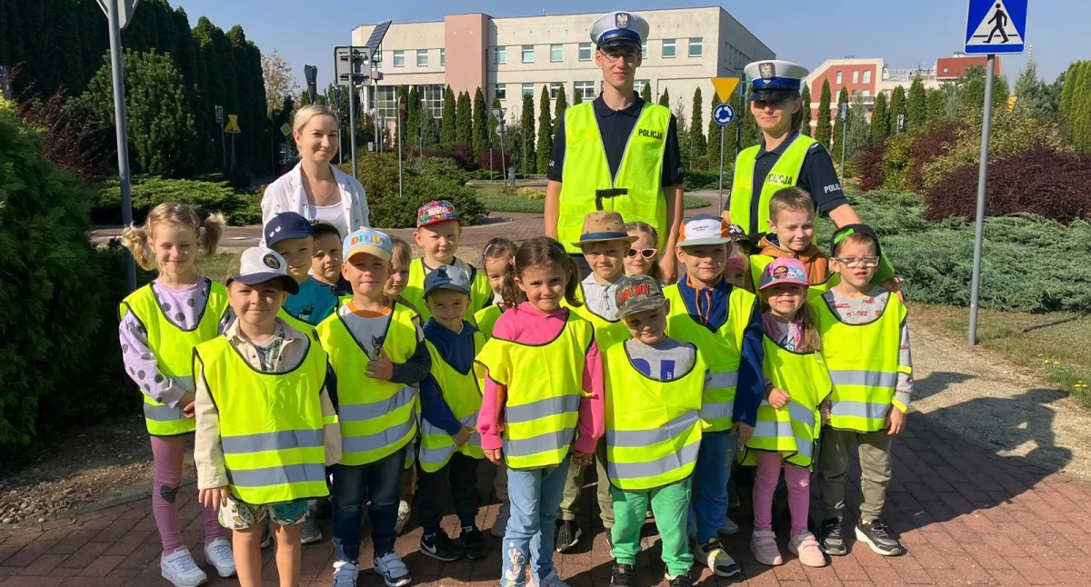 O bezpieczeństwie i sposobach unikania zagrożeń. Spotkanie policjantów z najmłodszymi