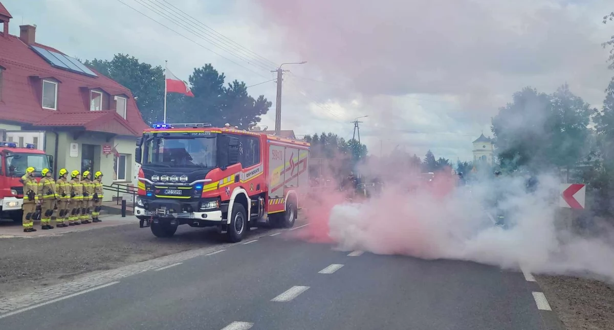 Uroczyste przywitanie nowego samochodu ratowniczo-gaśniczego w Bogatem