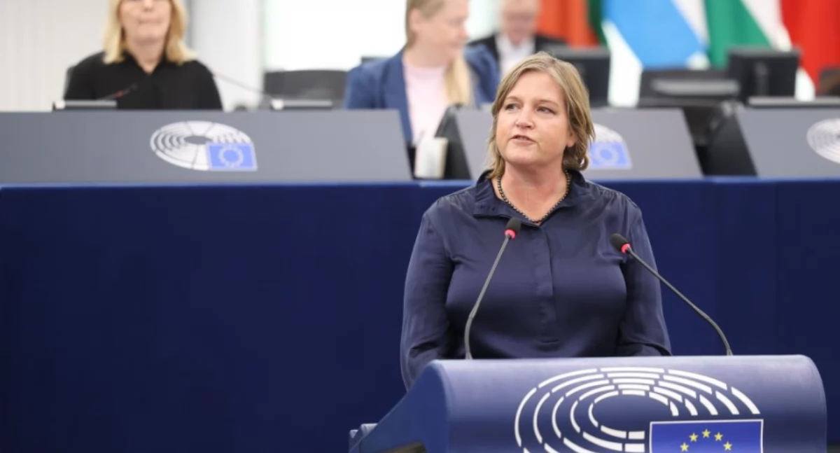 PE zatwierdził pożyczkę do 35 mld euro dla Ukrainy zabezpieczoną rosyjskimi aktywami