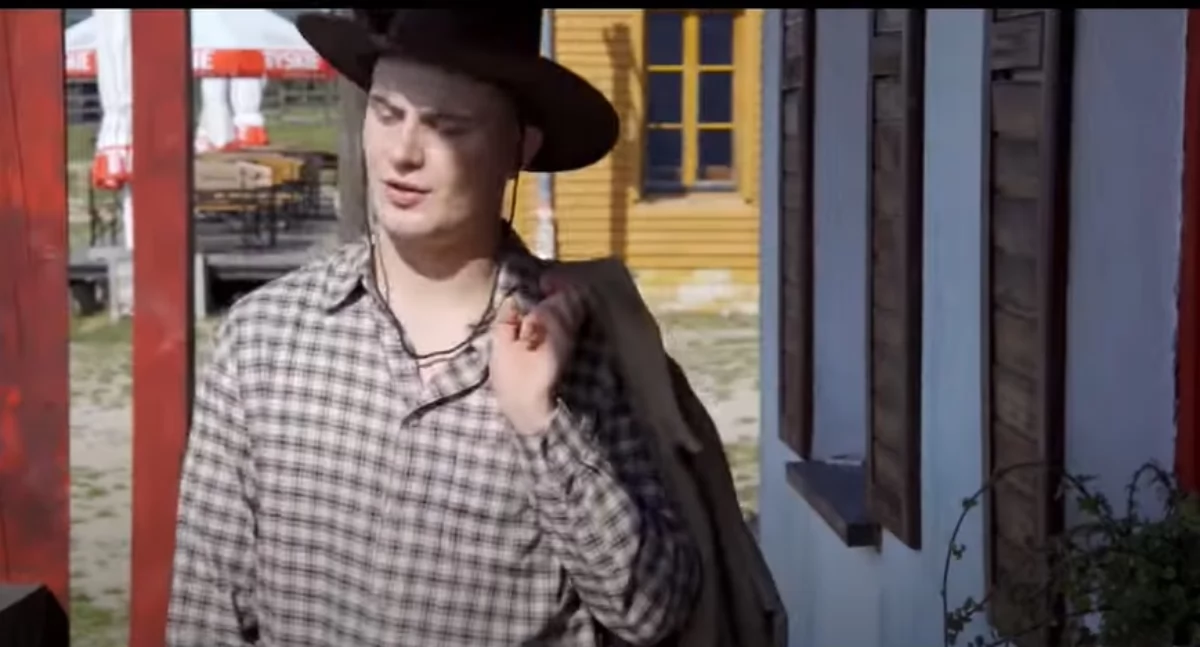 Damian Kowalski pochodzący z Gminy Przasnysz wypuścił nowy teledysk