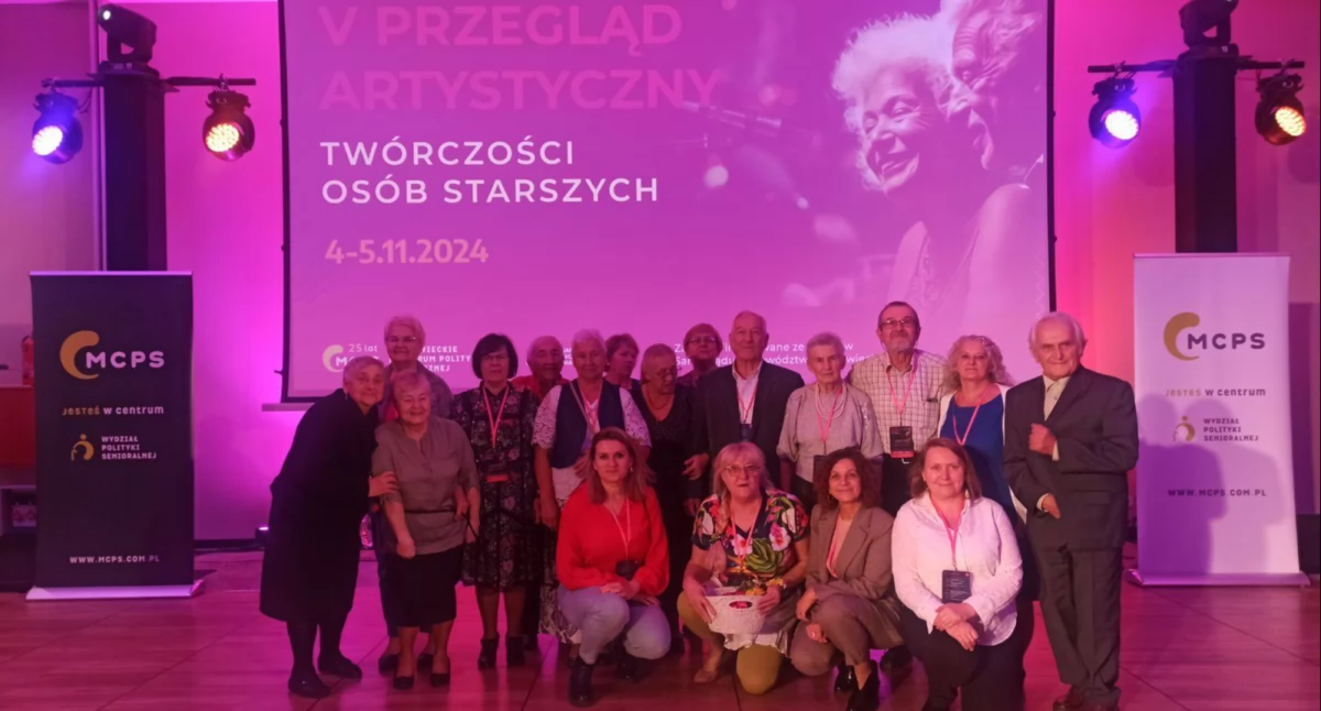 Kurier Mazowiecki o  V Przeglądzie Artystycznym Twórczości Osób Starszych w Warszawie