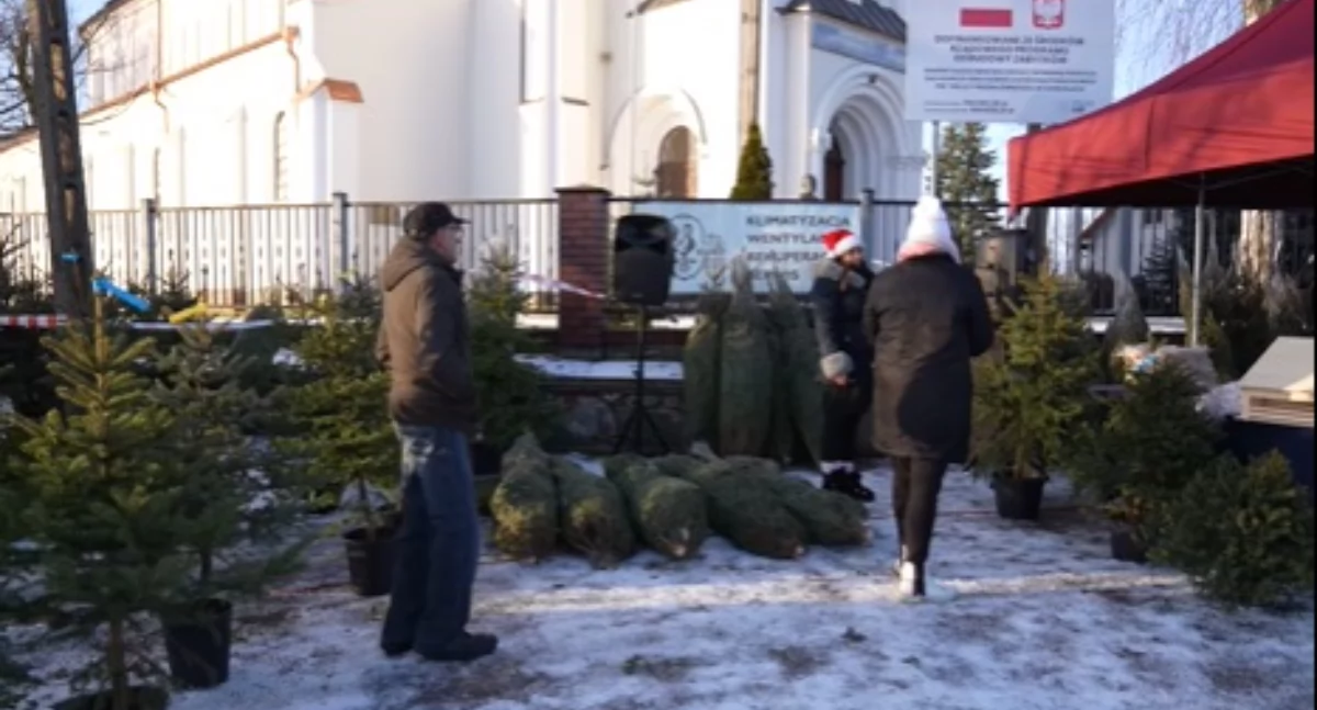Charytatywny kiermasz Bożonarodzeniowy w Chorzelach zakończony wielkim sukcesem