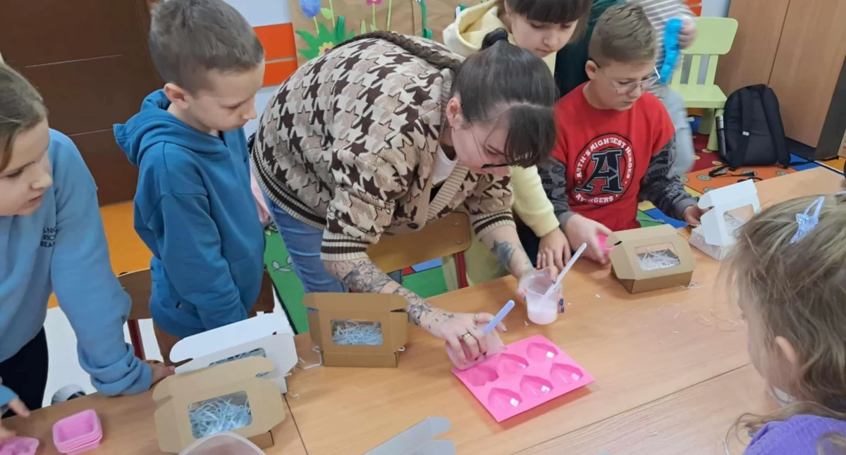 Mydełka krok po kroku, czyli warsztaty z tworzenia mydełek w Nowej Krępie