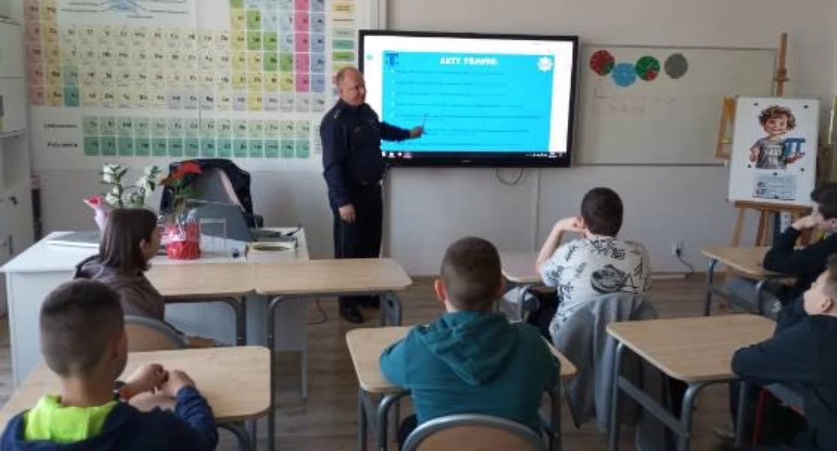 Młodość nie zwalnia z odpowiedzialności - spotkanie z Policjantem w Lesznie