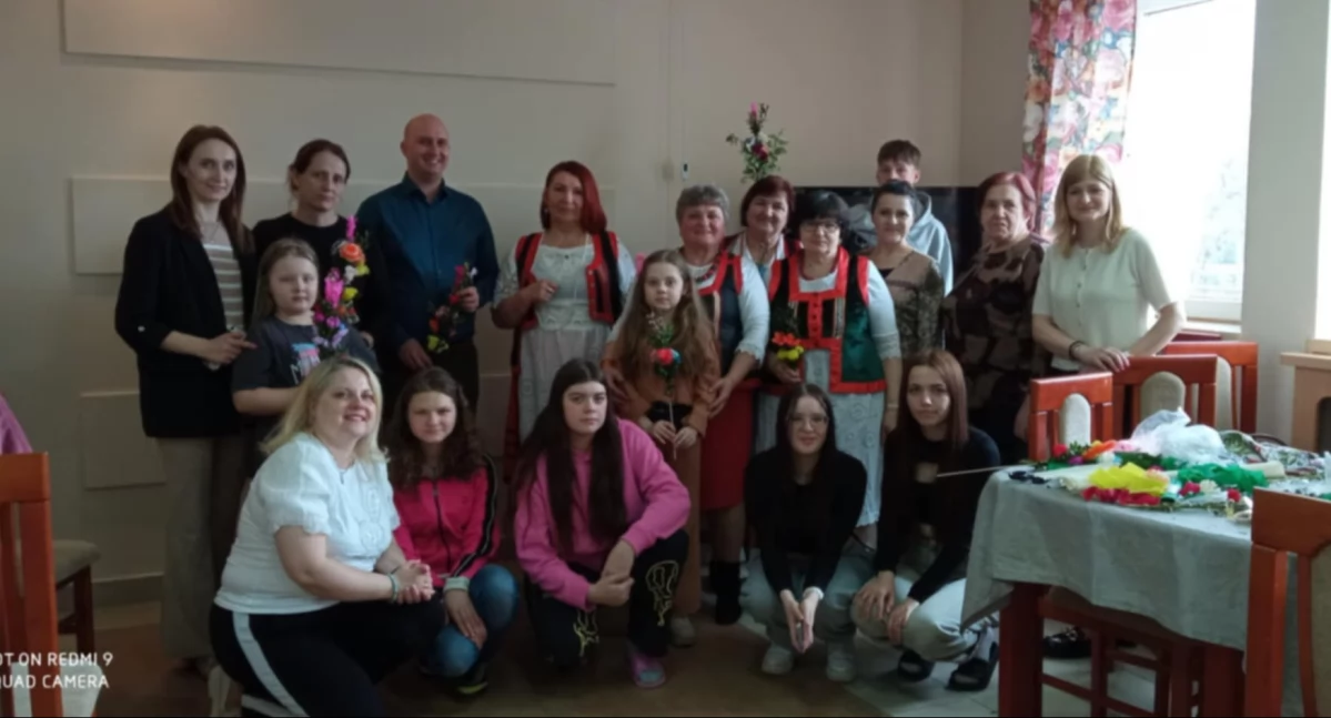 Palmy warsztaty „Kurpiowskiego Koła Biblioteki” z Zarąb i Krukowa
