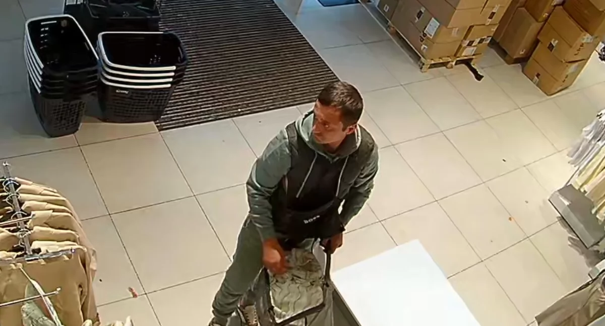 UWAGA! Przasnyska Policja poszukuje sprawcy kradzieży