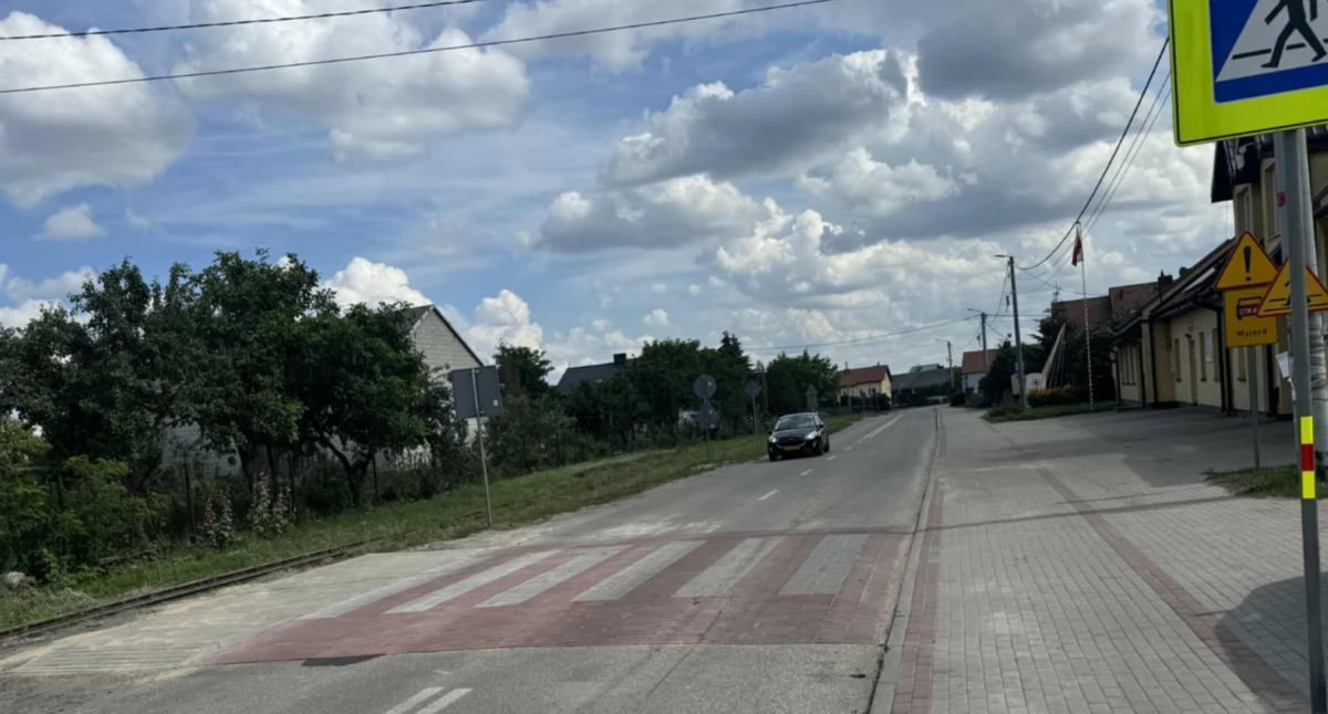 Nowe wyniesione przejście dla pieszych w Lesznie – bezpieczeństwo przede wszystkim