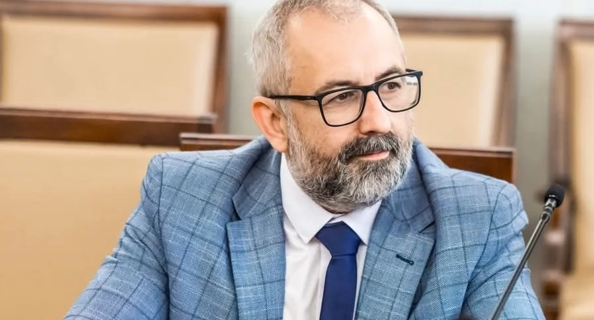Sprawiedliwość po latach. Senator Bieńkowski wspiera ustawę emerytalną dla poszkodowanych z lat 2009–2019