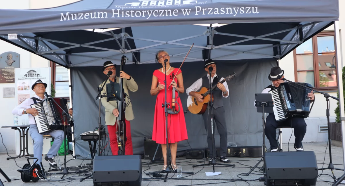 Muzyczna podróż do lat 30. – Przasnysz w rytmie retro