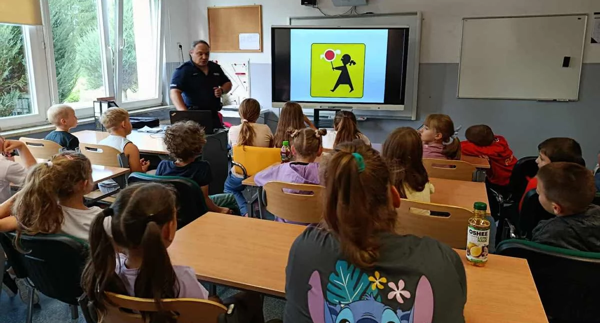 Bezpieczna droga do szkoły z dzielnicowym