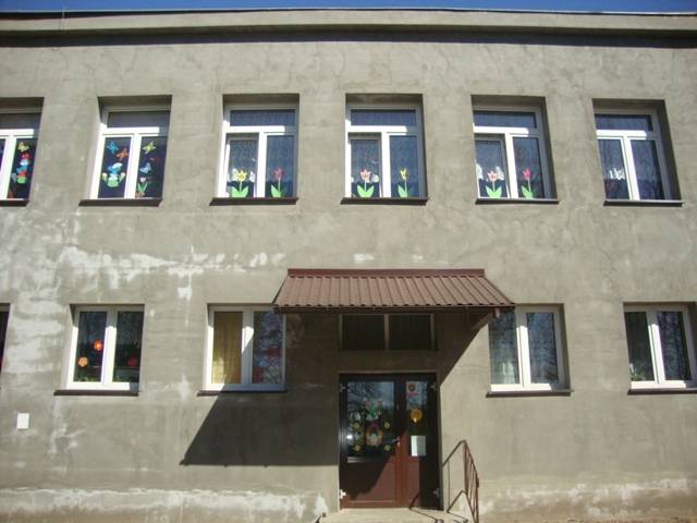Pięknieje Szkoła Podstawowa w Ulatowie-Adamach