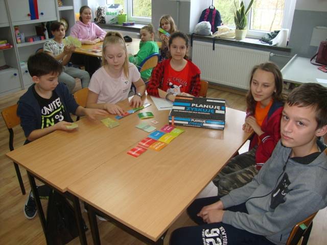 Uczniowie w Ulatowie-Adamach PLANUJĄ i ZYSKUJĄ