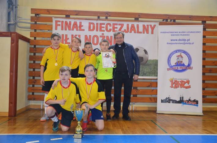 Awansowali do rozgrywek Ogólnopolskich. Zobacz wyniki Finału Diecezjalnych Rozgrywek Halowej Piłki Nożnej Ministrantów.
