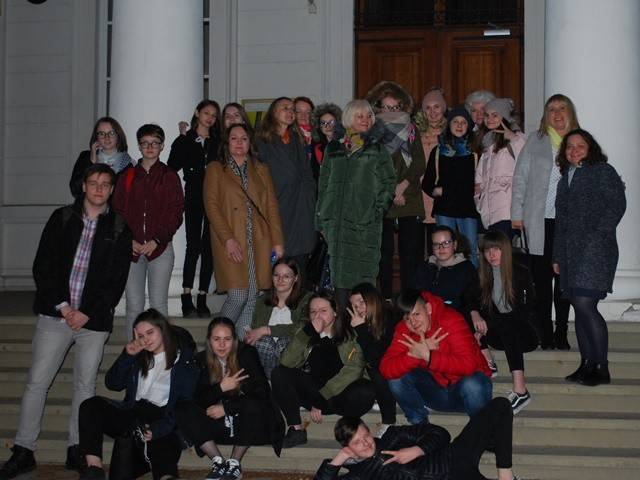 Wolontariusze Światła zwiedzili Mazowiecki Instytut Kultury