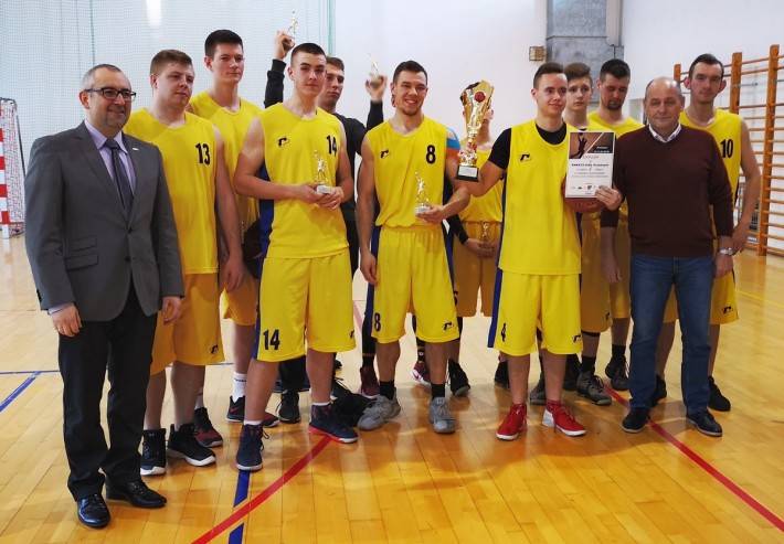 MOSiR Ciechanów triumfuje w turnieju koszykówki o puchar starosty przasnyskiego