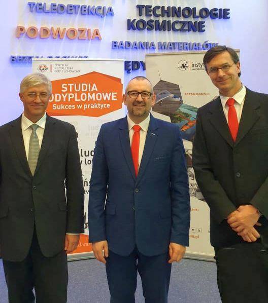 Ogólnopolska konferencja naukowa o lotnictwie i przasnyskim lotnisku