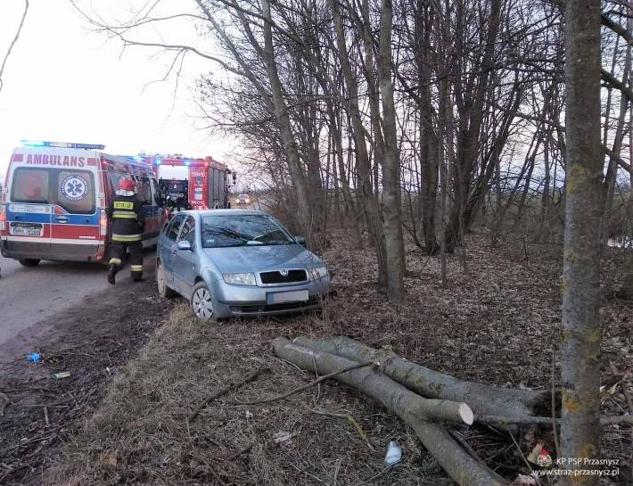 Wypadek samochodu osobowego w miejscowości Milewo Szwejki