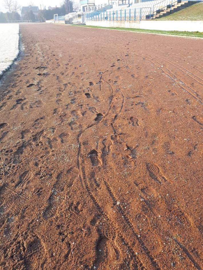 OSiR informuje o ograniczeniu korzystania z bieżni lekkoatletycznej na Stadionie Miejskim