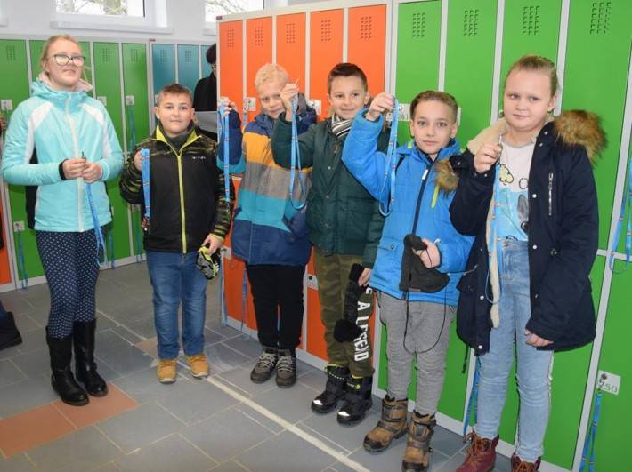 Zamiast szatni kolorowe szafki w przasnyskiej 