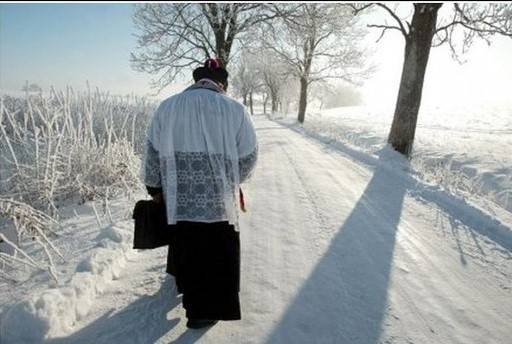 Po świętach rozpoczyna się kolęda. Zobacz kiedy możesz spodziewać się odwiedzin księdza